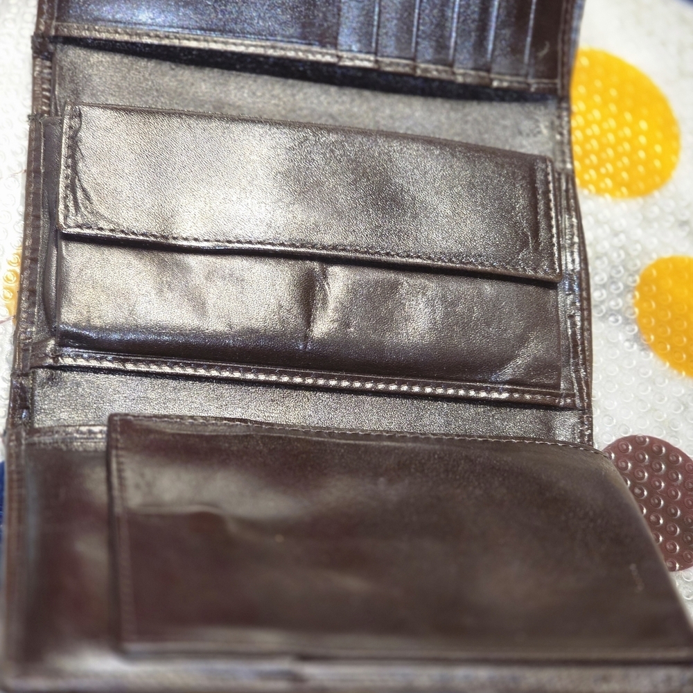 Fendi Authentic Wallet - Picture 7 of 9